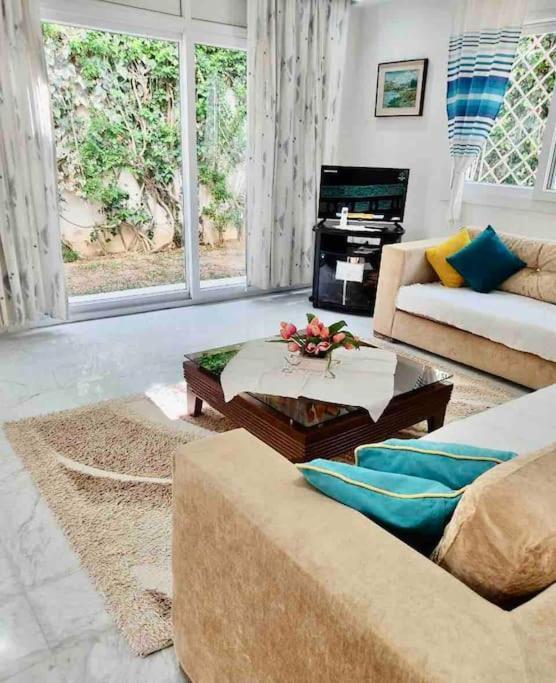 Etage De Villa Avec Jardin, Pres De L'Aireport Et Parking Prive Arjána Kültér fotó