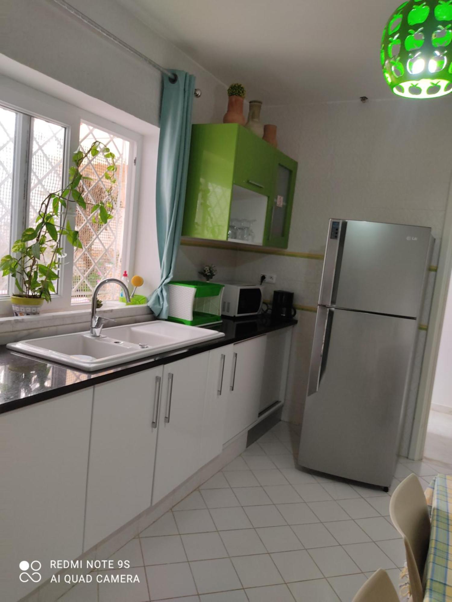 Etage De Villa Avec Jardin, Pres De L'Aireport Et Parking Prive Arjána Kültér fotó