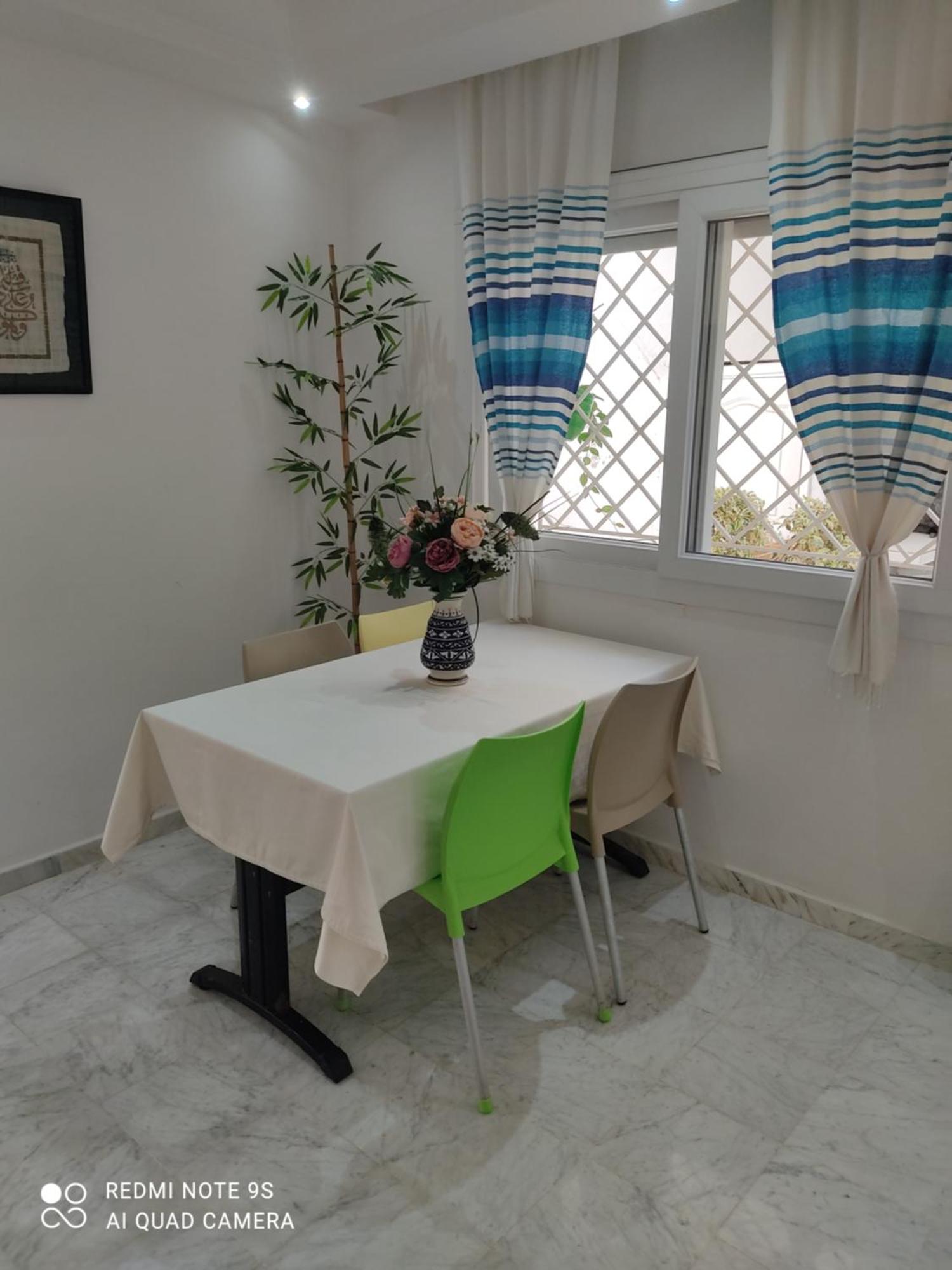 Etage De Villa Avec Jardin, Pres De L'Aireport Et Parking Prive Arjána Kültér fotó