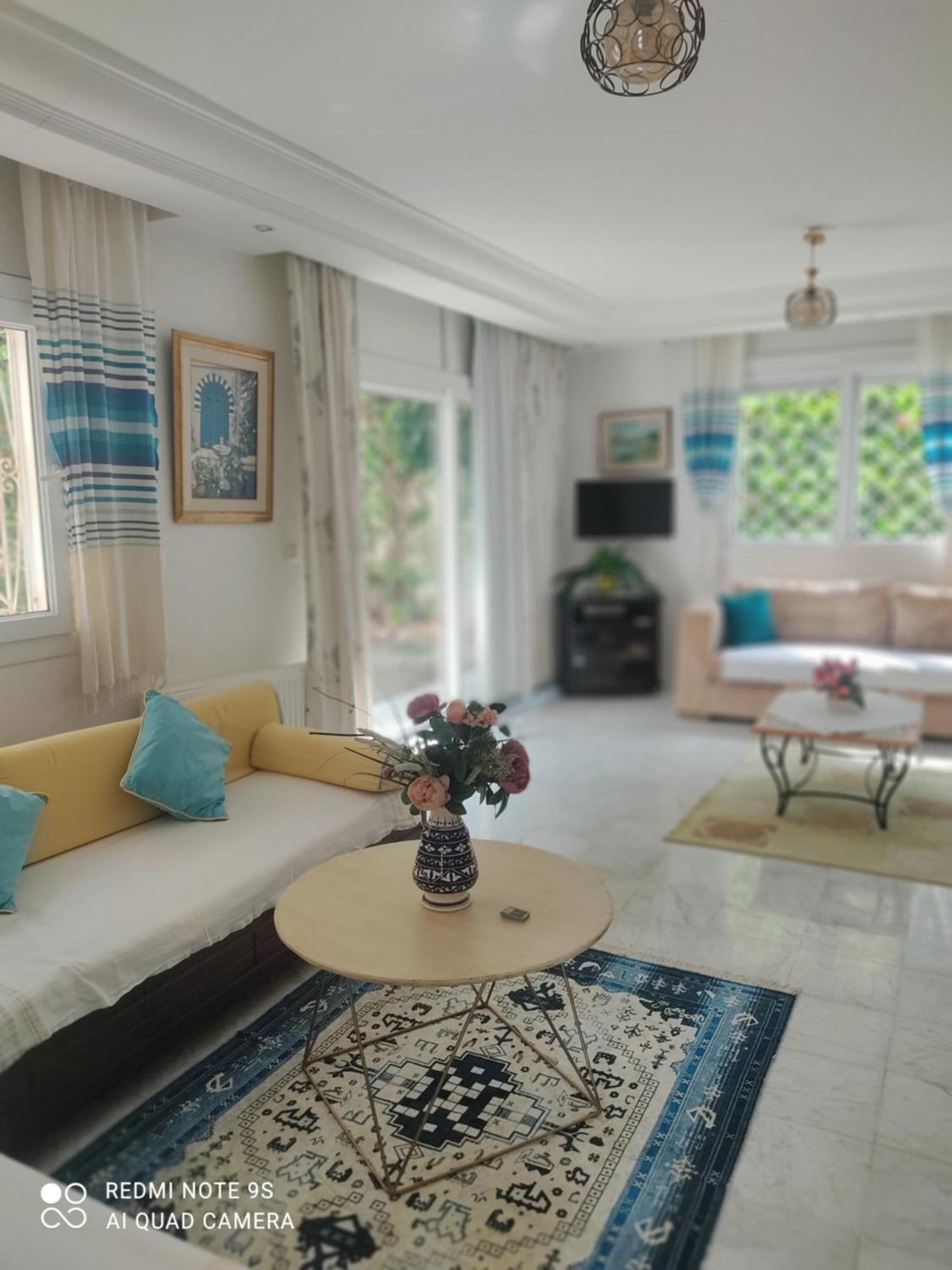 Etage De Villa Avec Jardin, Pres De L'Aireport Et Parking Prive Arjána Kültér fotó