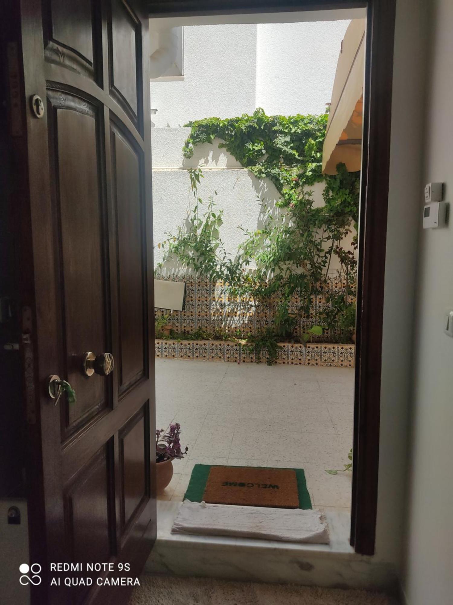 Etage De Villa Avec Jardin, Pres De L'Aireport Et Parking Prive Arjána Kültér fotó
