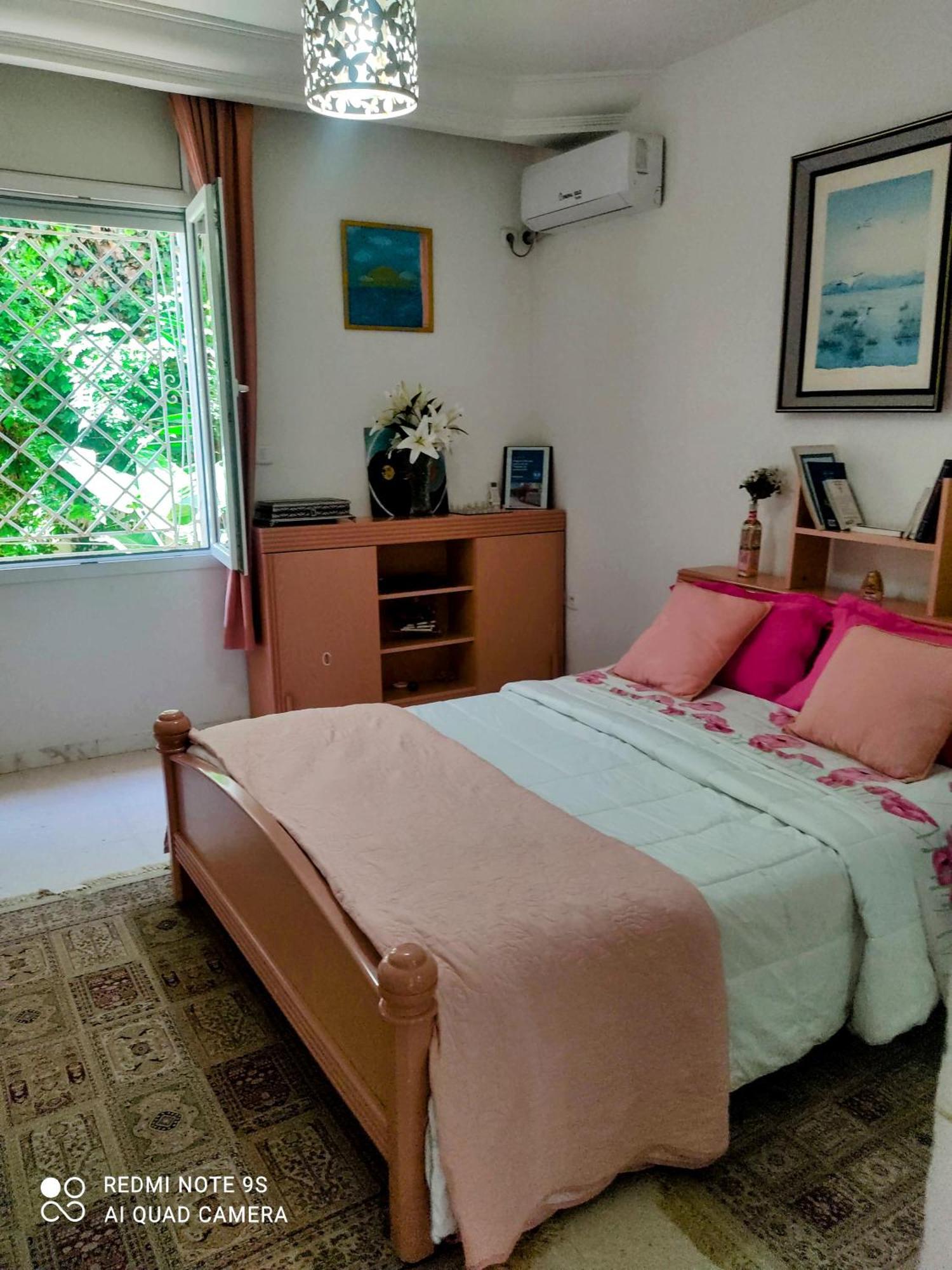 Etage De Villa Avec Jardin, Pres De L'Aireport Et Parking Prive Arjána Kültér fotó