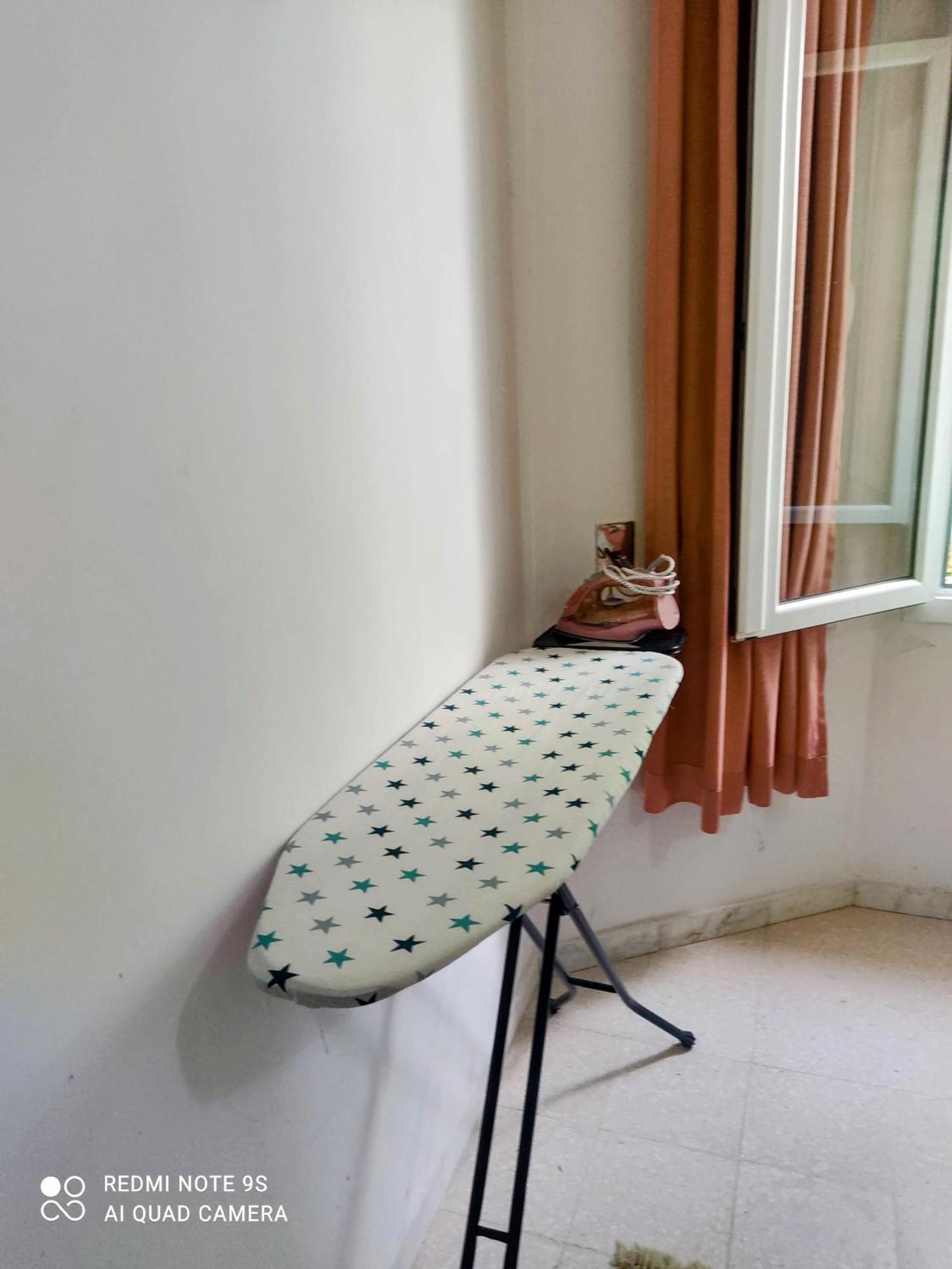Etage De Villa Avec Jardin, Pres De L'Aireport Et Parking Prive Arjána Kültér fotó