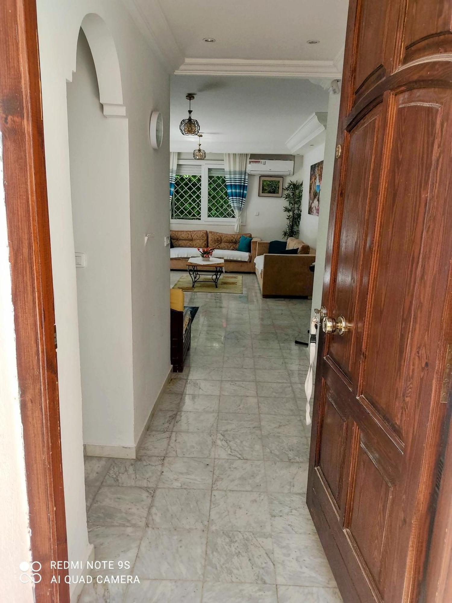 Etage De Villa Avec Jardin, Pres De L'Aireport Et Parking Prive Arjána Kültér fotó