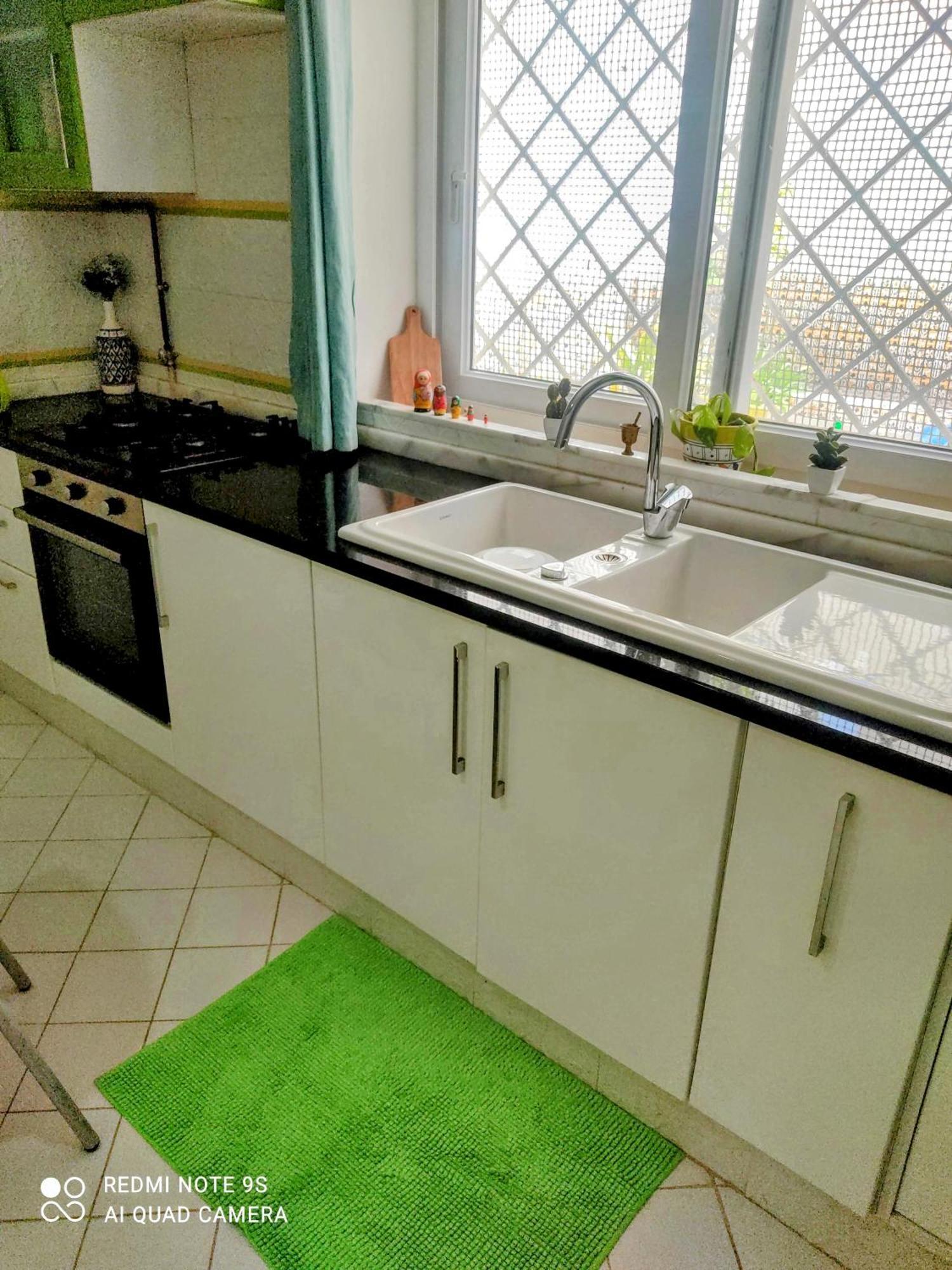 Etage De Villa Avec Jardin, Pres De L'Aireport Et Parking Prive Arjána Kültér fotó